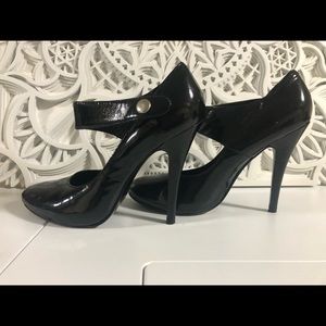 Aldo black patent leather Mary Janes *like new*